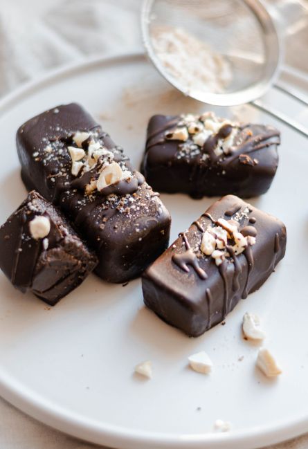 No-bake Salted Caramel Peanut Bars